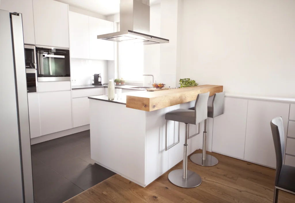 G-Shaped Kitchen Layout
